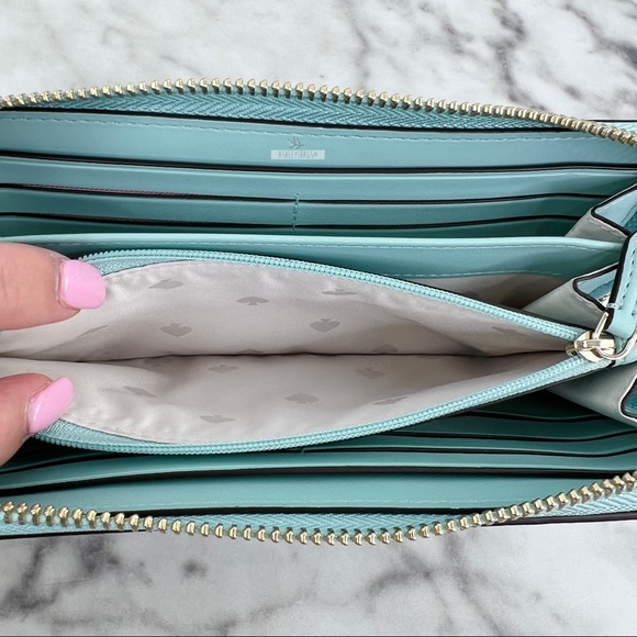 Kate Spade Pool Float Reversible Tote & Large Continental Wallet - Picture 14 of 16